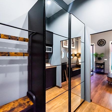 New Praga Ladies' & Gentlemen'S Apartments وارسو المظهر الخارجي الصورة
