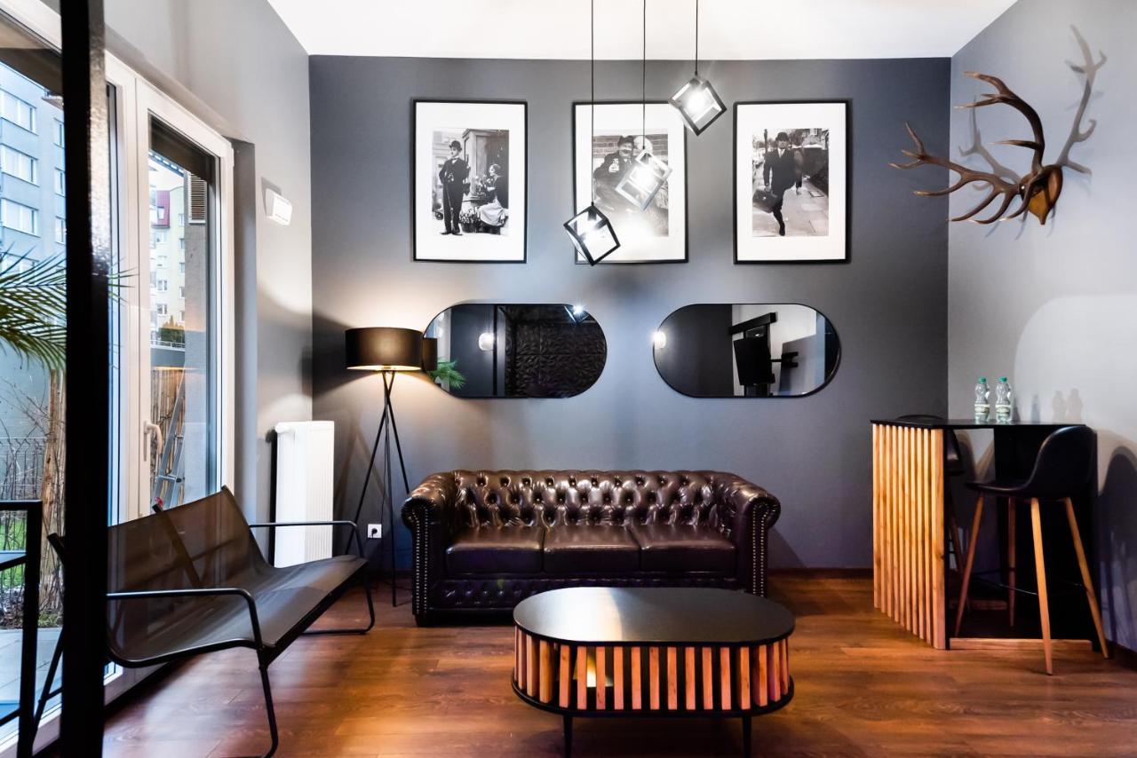 New Praga Ladies' & Gentlemen'S Apartments وارسو المظهر الخارجي الصورة