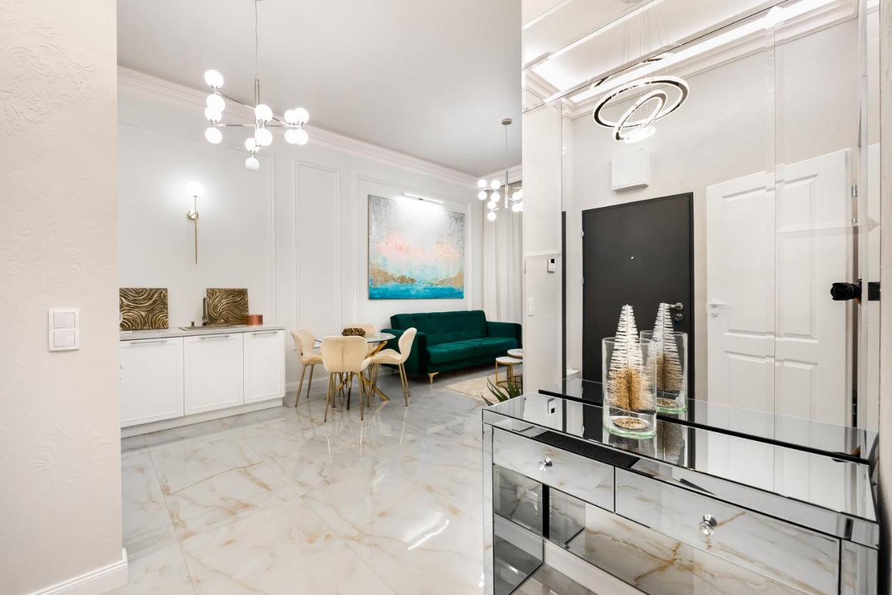 New Praga Ladies' & Gentlemen'S Apartments وارسو المظهر الخارجي الصورة
