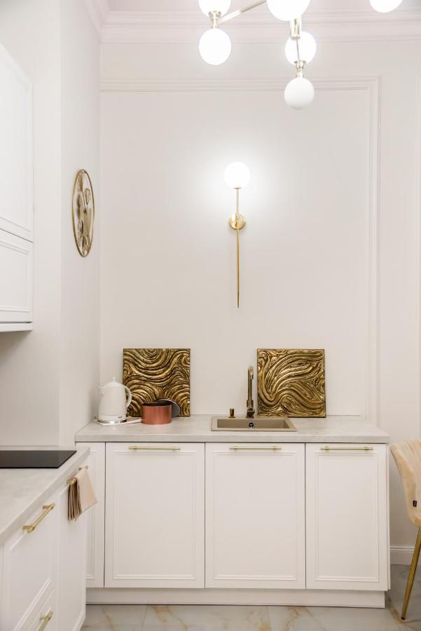 New Praga Ladies' & Gentlemen'S Apartments وارسو المظهر الخارجي الصورة