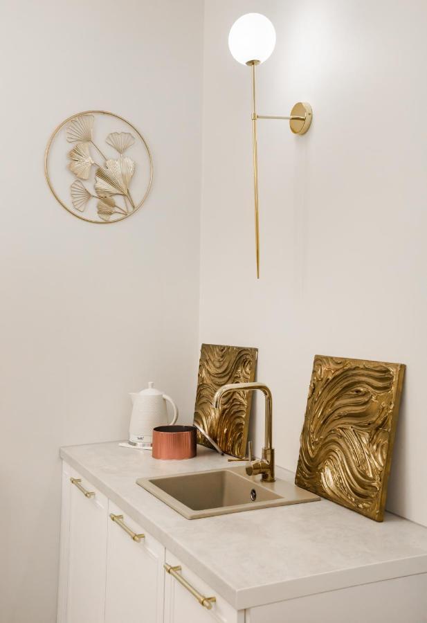 New Praga Ladies' & Gentlemen'S Apartments وارسو المظهر الخارجي الصورة